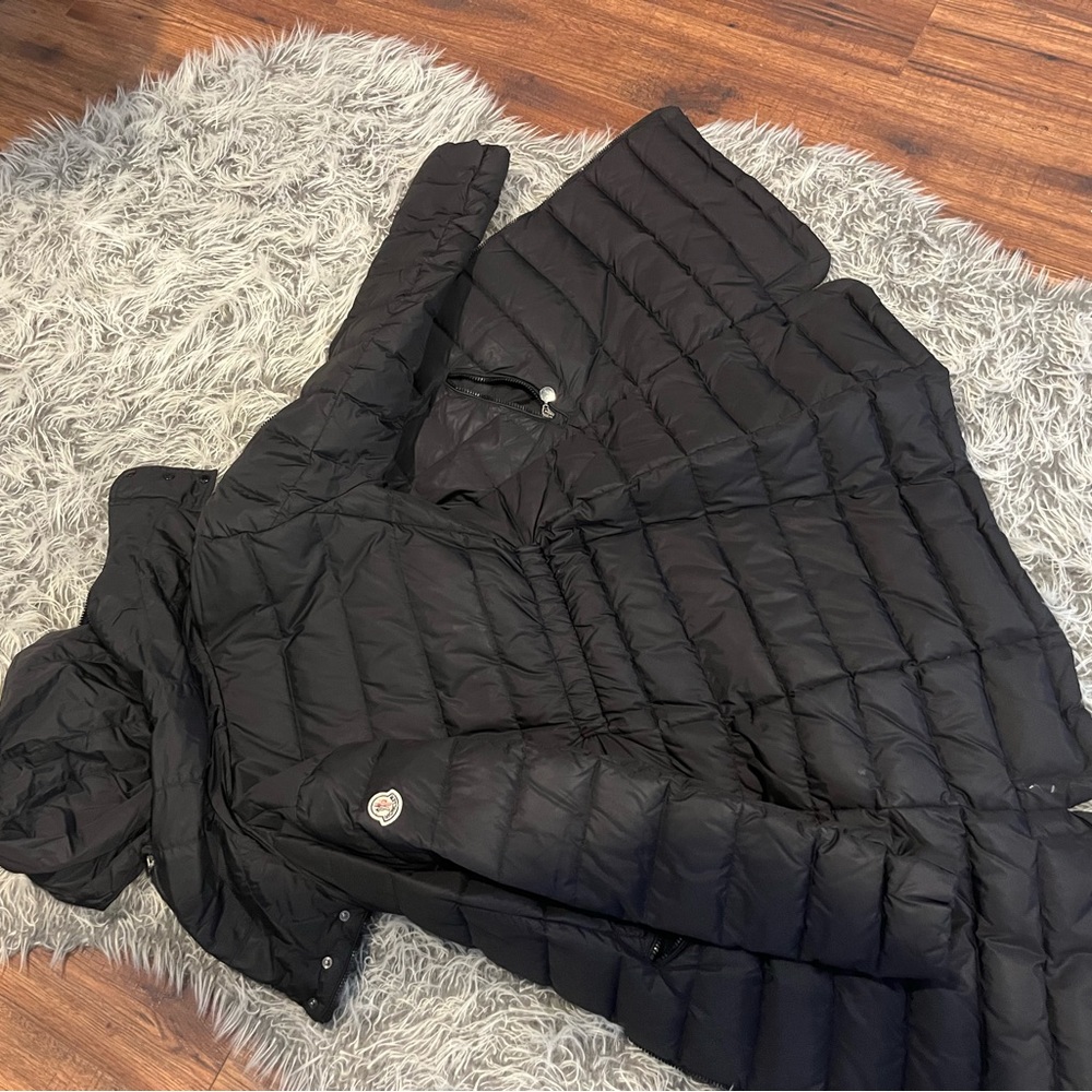 Moncler women’s coat size 2 - Picture 4 of 7